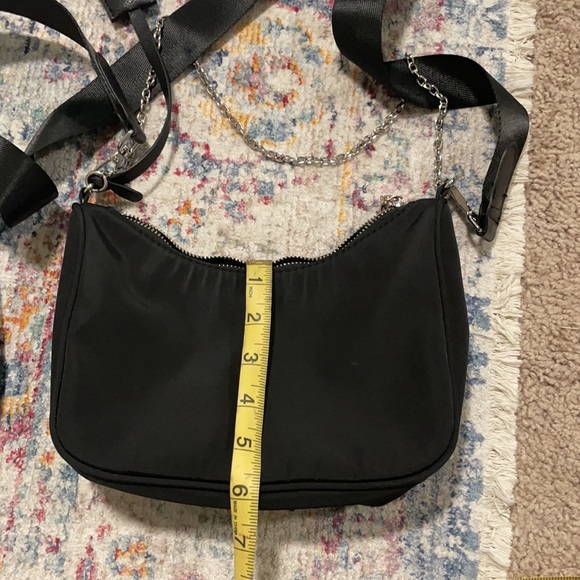 small black purse with adjustable strap & chain - Picture 6 of 8